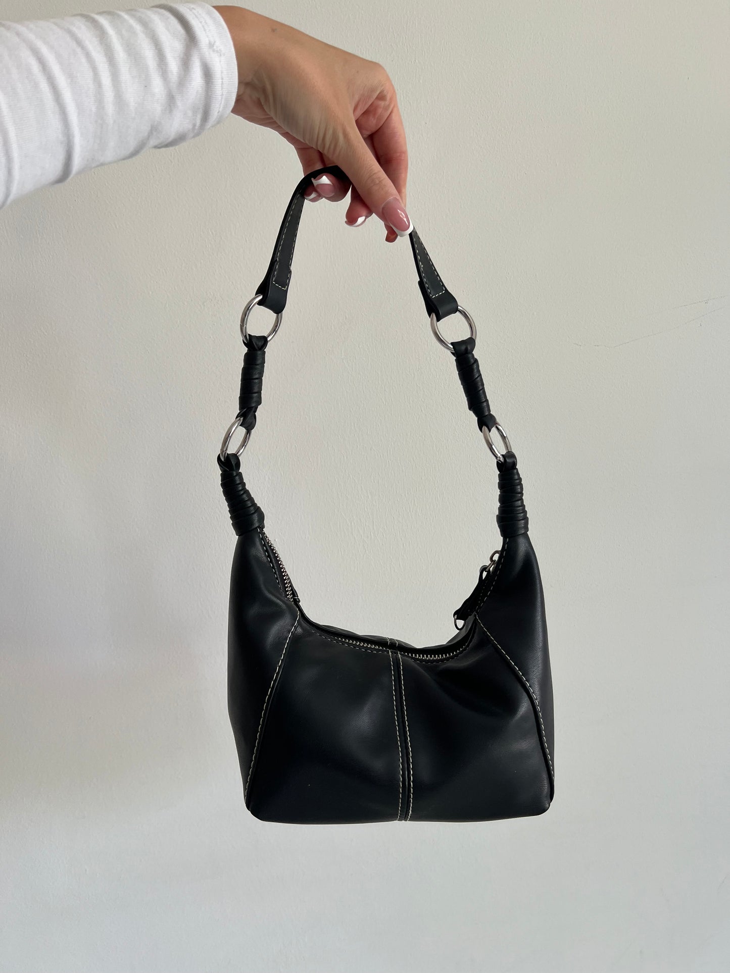 Czarna mini torba
