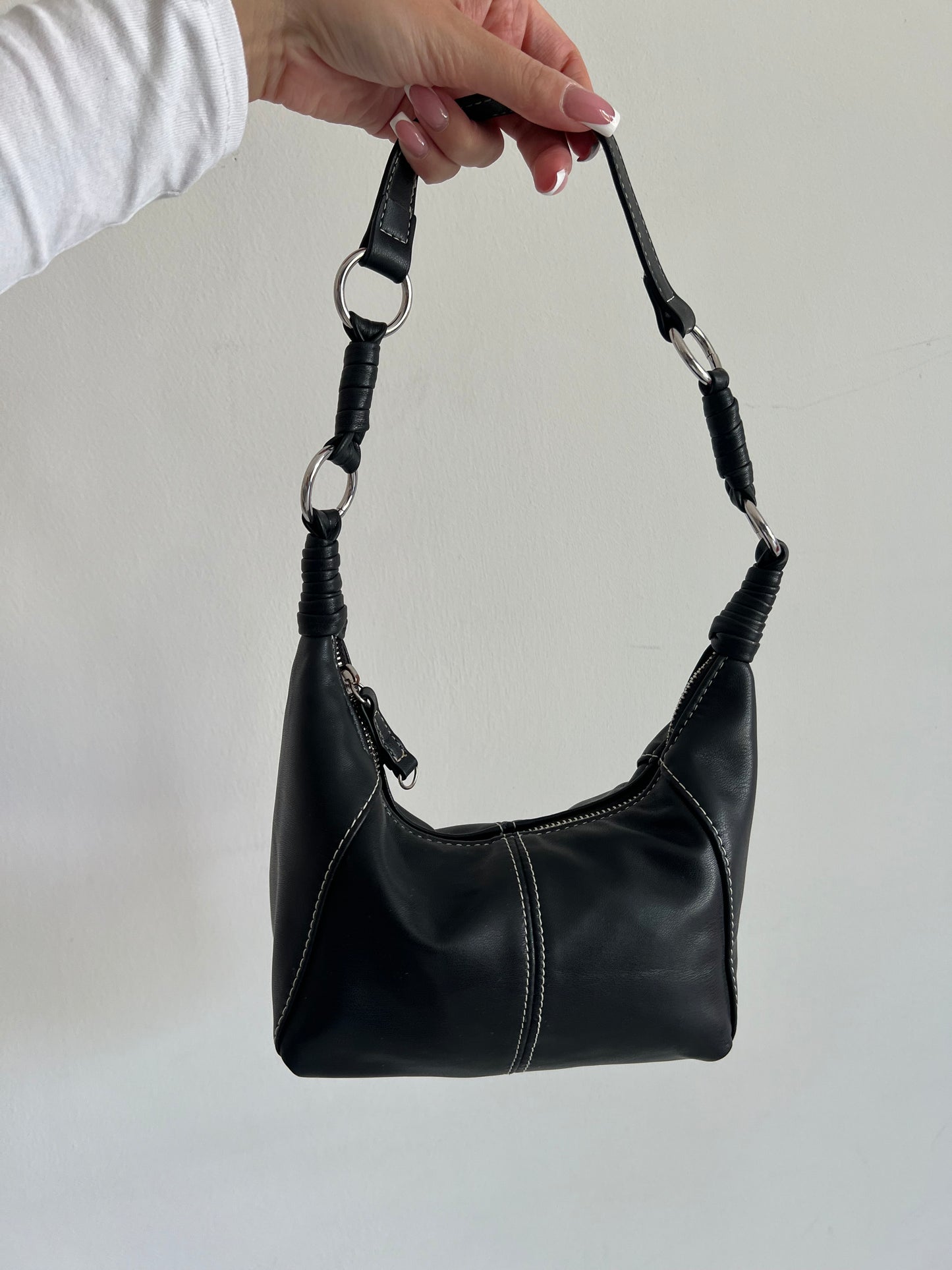 Czarna mini torba