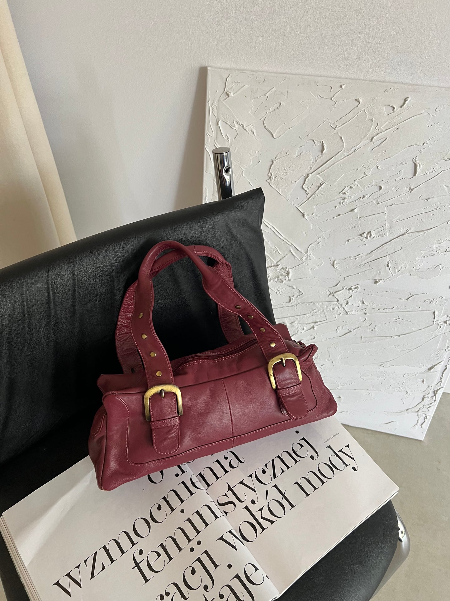 Burgundy shoulder bag made of genuine leather