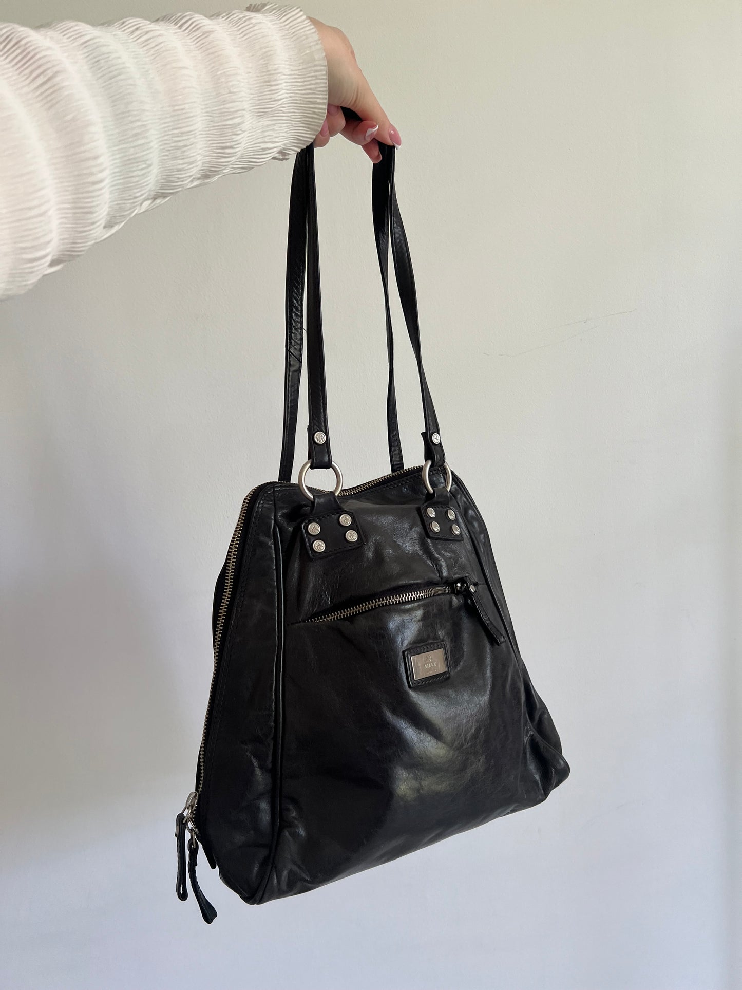 2-in-1 backpack bag made of natural leather