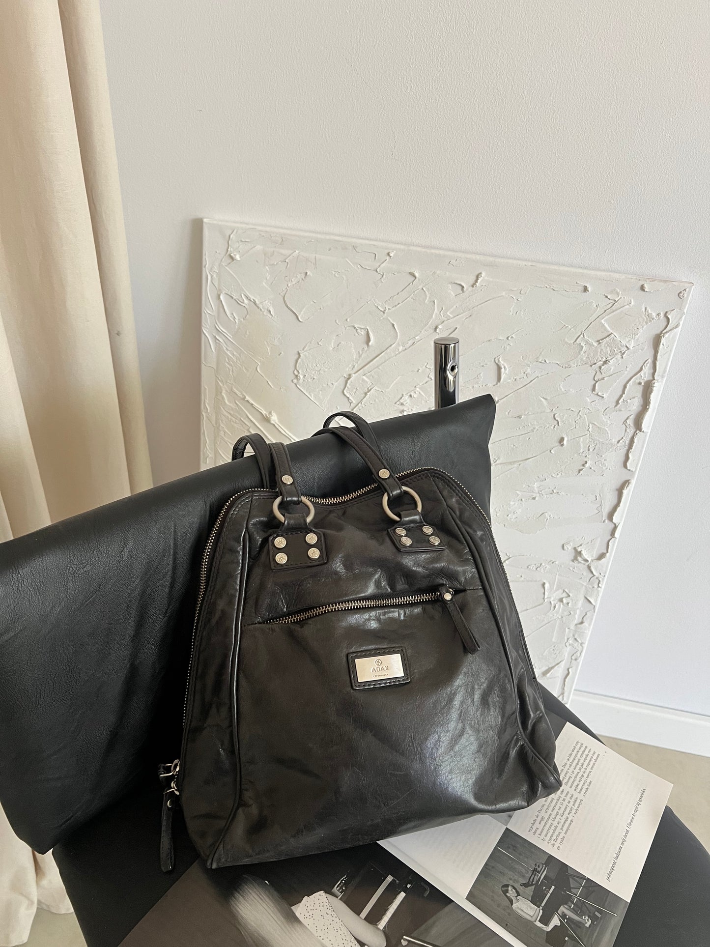2-in-1 backpack bag made of natural leather