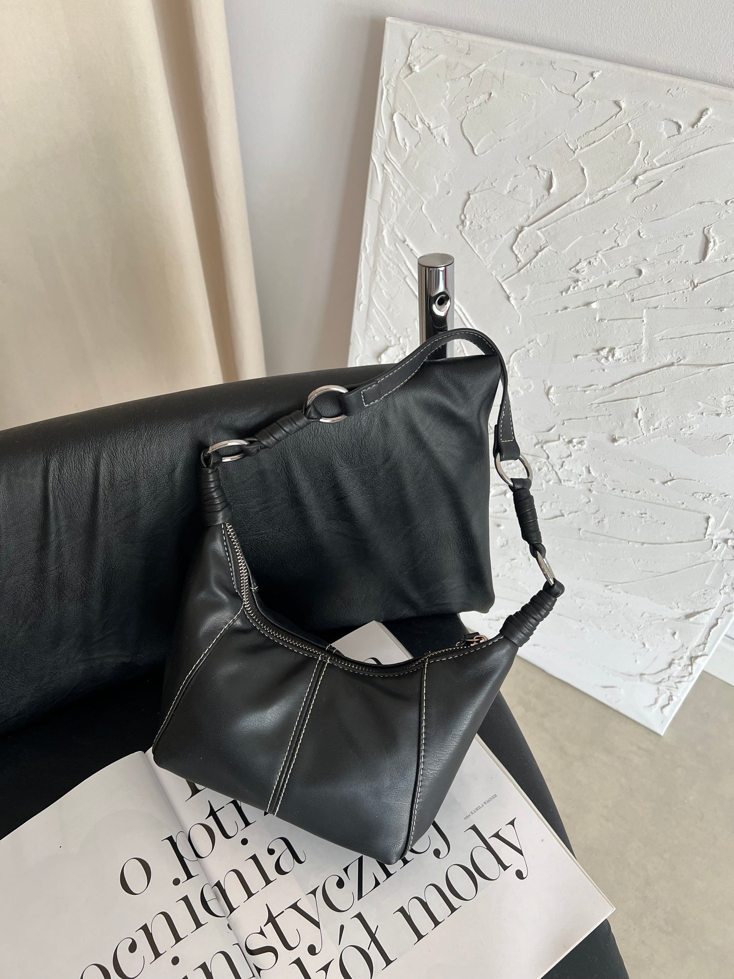 Czarna mini torba