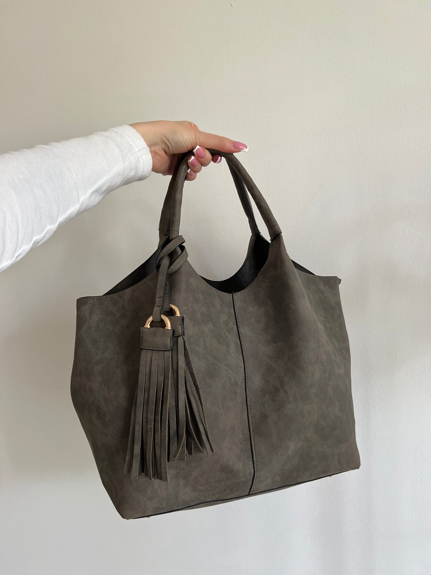 Gray roomy bag