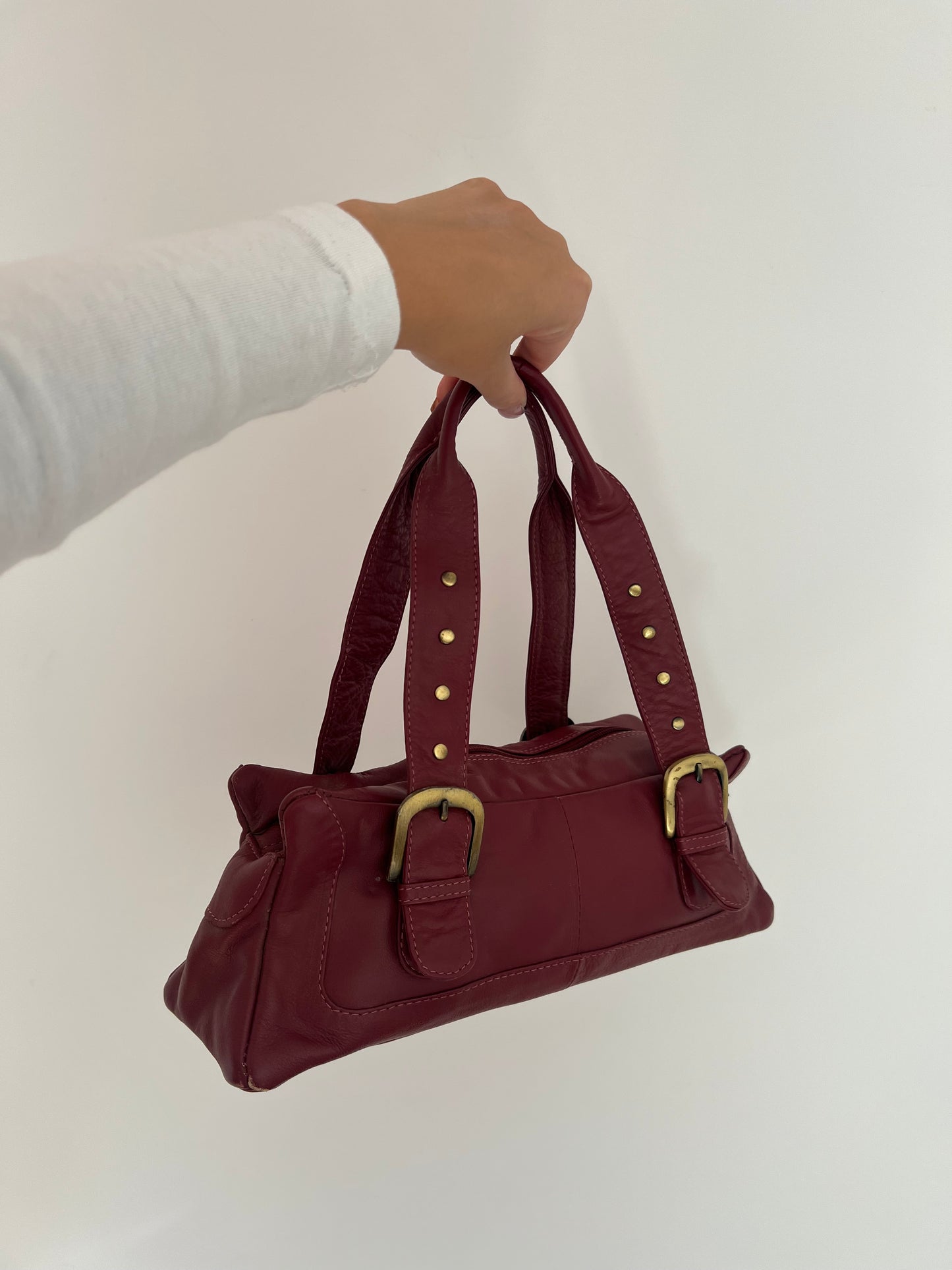 Burgundy shoulder bag made of genuine leather