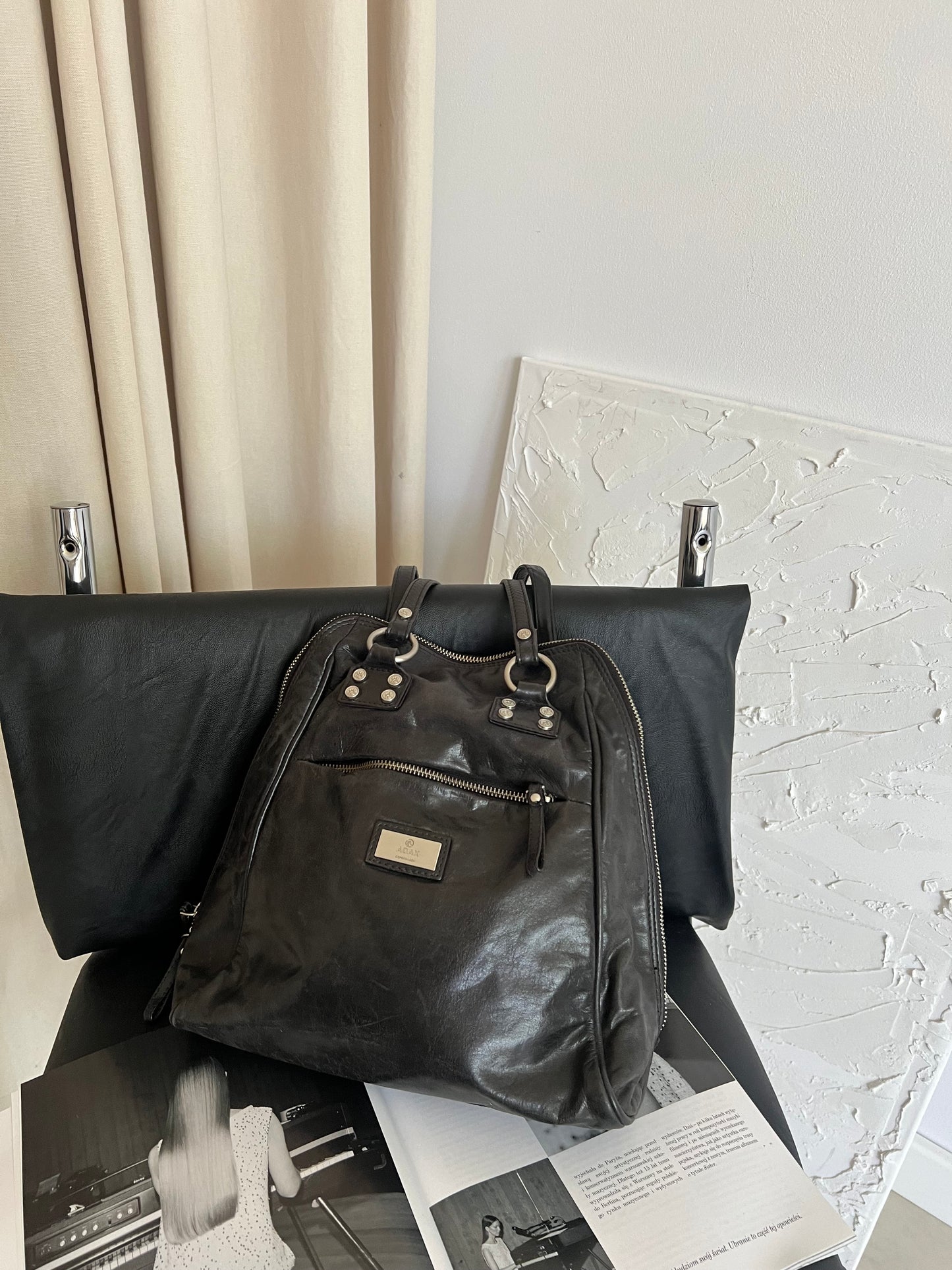 2-in-1 backpack bag made of natural leather