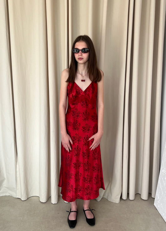 Czerwona sukienka satyna | bielizna
