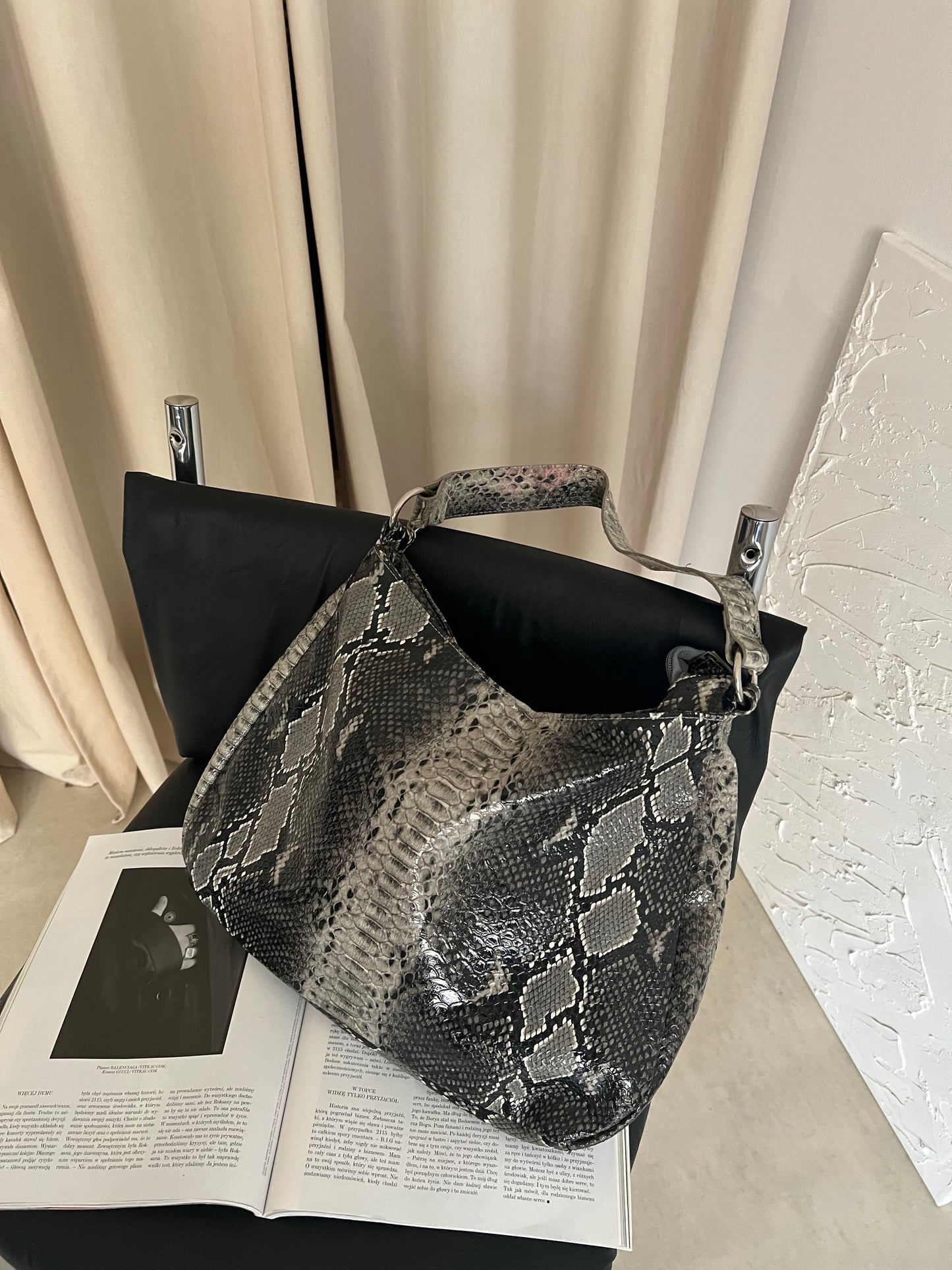 Snake shoulder bag