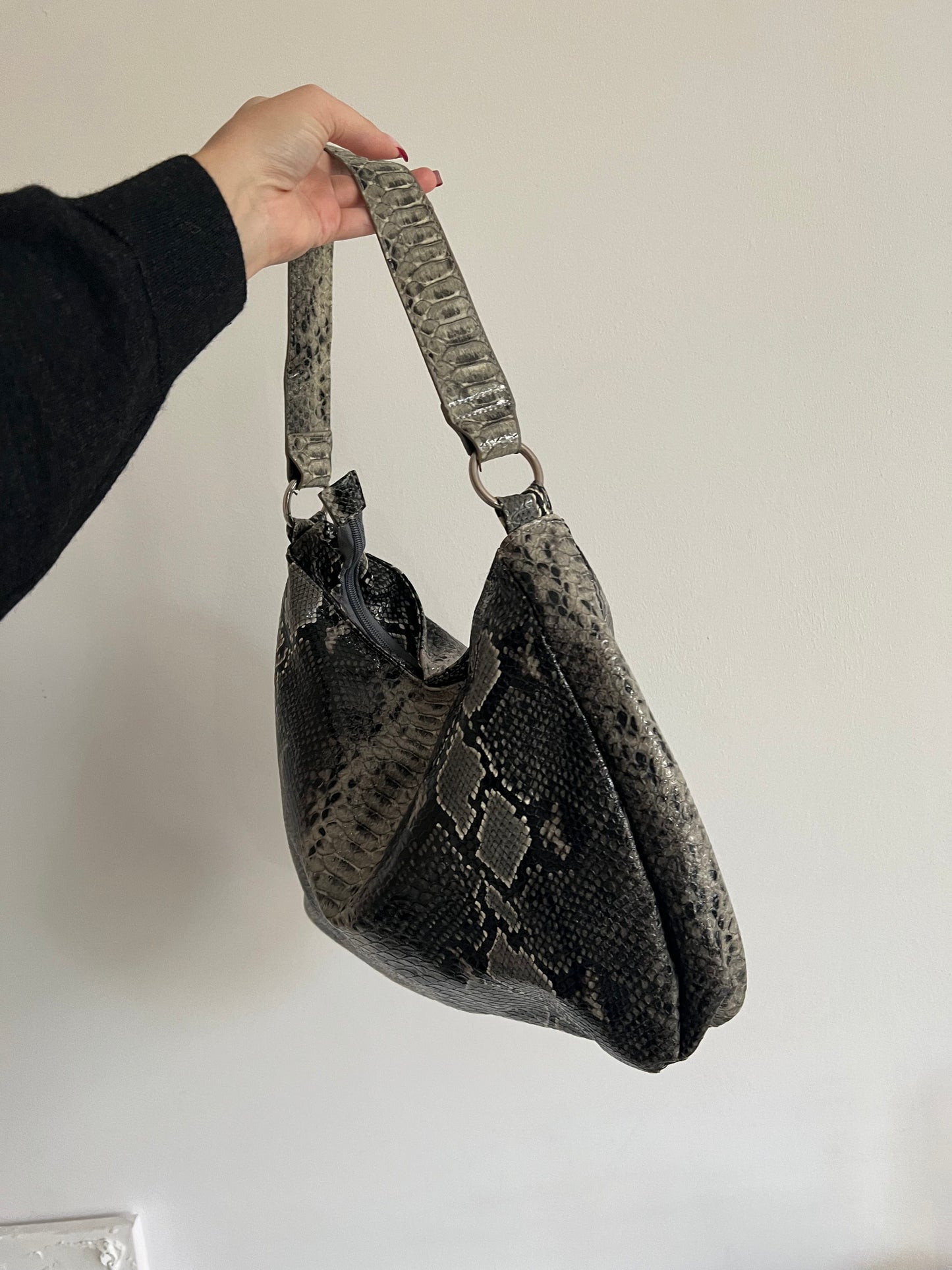 Snake shoulder bag