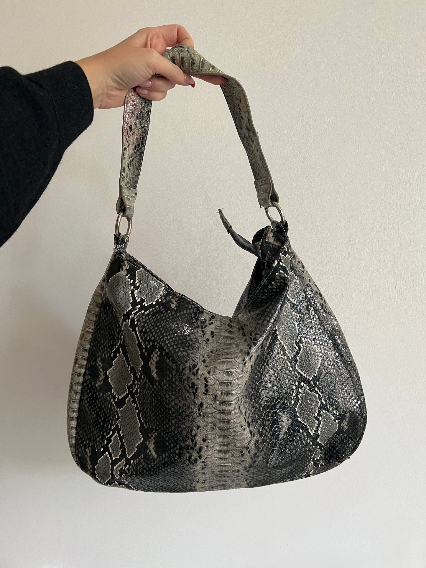 Snake shoulder bag