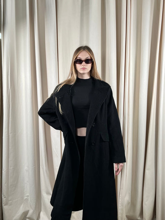 Czarny płaszcz 70% wełna