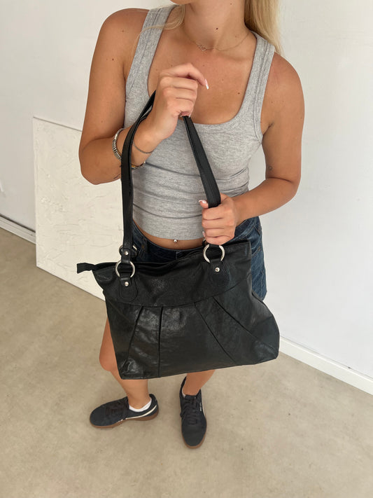 Czarna torba ze skóry naturalnej